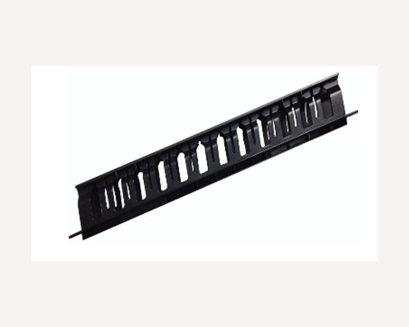 MAXPRO LINE Panel ranžirni 19 inča, kanalica, plastični, 1U